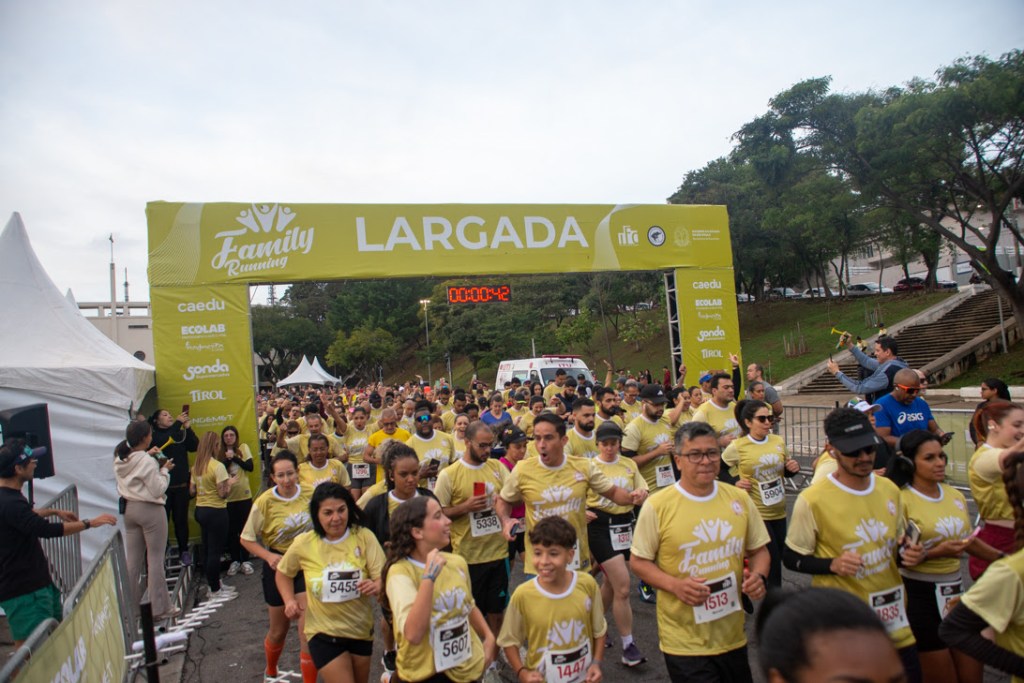 Solidariedade que move: Family Running reúne famílias no Pacaembu e arrecada 2 toneladas de alimentos